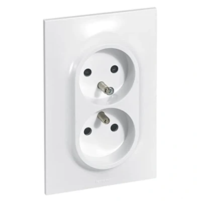 Imagen de Legrand 091333 toma de corriente doble con tierra, 16 A, 1 enchufe, color blanco