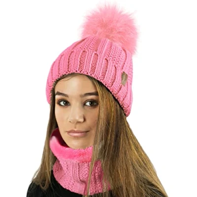 Imagen de TOSKATOK Gorro y Bufanda para Mujer de Invierno con Forro Polar cálido pompón Grande Piel sintética Disponible Solo o en Conjunto