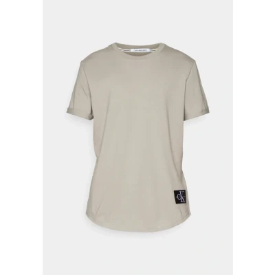 Imagen de Calvin Klein Jeans Badge TURN UP Sleeve Camiseta básica, Hombre, Talla: XXS, Elephant skin