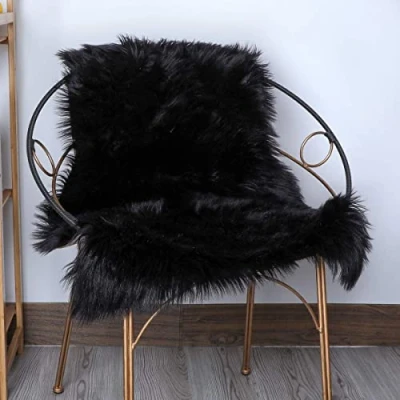 Imagen de HLZDH Oveja de Piel sintética Felpudo Alfombra Antideslizante Lujosa Suave Lana Artificial para salón Dormitorio baño sofá Silla cojín (Negro, 90 X 60 CM)