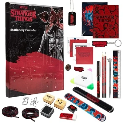 Imagen de Stranger Things Calendario de Adviento 2024 para Niños Material Escolar, Bolígrafo y Llaveros