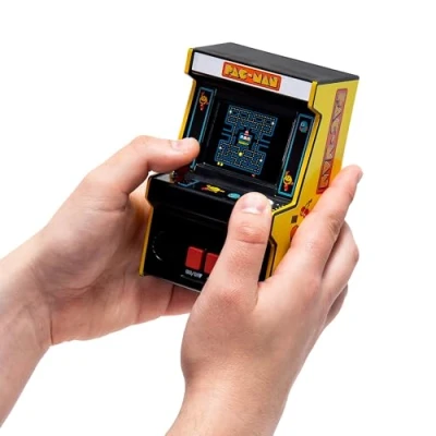 Imagen de Máquina de Arcade Mini Pac Man™ Basic Fun, Juguete Electrónico Retro Clásico con Nueva Pantalla TFT a Color, Réplica en Miniatura Auténtica, Todas Las Edades