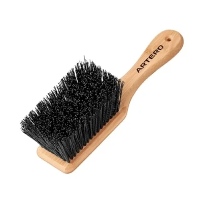 Imagen de Artero Titan F3. Cepillo para limpiar los cascos del Caballo con cerdas Gruesas y Duras de 5,5 cm longitud. Ideal limpieza diaria.