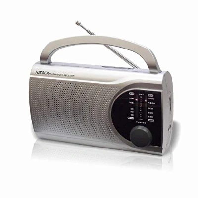 Imagen de HAEGER Surround Radio portatil Am/FM AC/DC con asa de Transporte retráctil, conexión Entrada para Auriculares, a la Red eléctrica