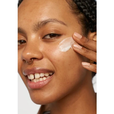 Imagen de Revolution Pro Miracle Cream, Hydrating Face 50ml