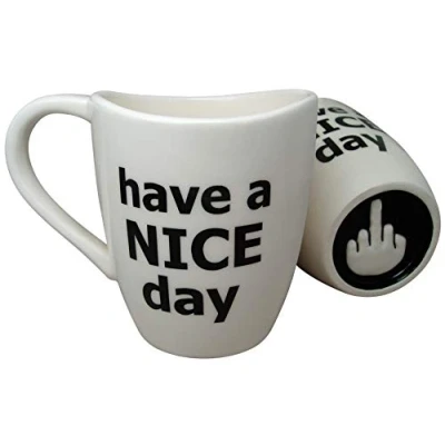 Imagen de Decodyne Taza de café con una mano haciendo peineta en la parte inferior, el texto inglés «Have a nice day», 414 ml