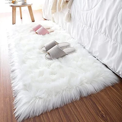 Imagen de HEQUN Alfombra de Piel Oveja sintética, Artificial Alfombra,Funda Silla Forro Polar Suave y mullida para recámara, sofá, Suelo (150 X 50 CM, Blanco)