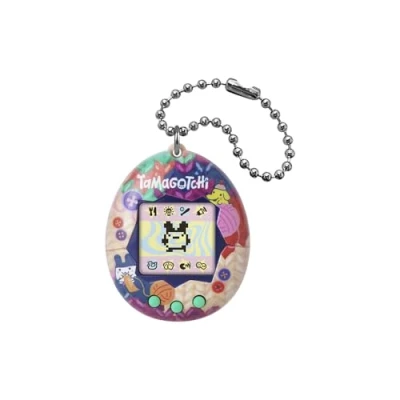 Imagen de Bandai, Tamagotchi Mascota Virtual Original Tama Sewing Multicolor 46163, Juguete electrónico para Mayores de 8 años Tu Electronica Favorita con nuevos diseños coleccionar