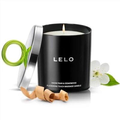 Imagen de Vela para Masajes Flickering Touch de LELO, Se Convierte Aceite Masaje, Perfumada, Masaje Corporal, Tratamiento Lujoso la Piel, Aroma a Pera las Nieves y Madera Cedro