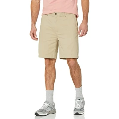 Imagen de Amazon Essentials Pantalones Cortos Chinos de 23 cm con Corte Clásico Hombre, Marrón Claro, 42W