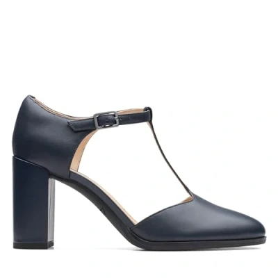 Imagen de Clarks Freva85 Bar, Bomba Mujer, Azul Marino, 39.5 EU