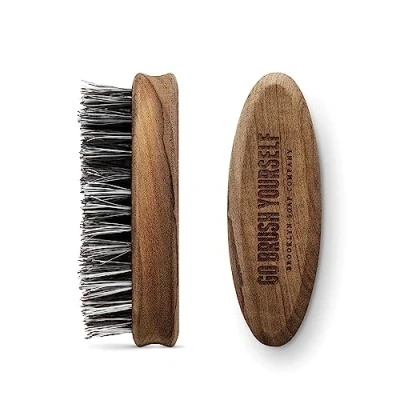Imagen de kit cuidado de barba: Beard Brush cepillo para la barba cosméticos naturales BROOKLYN SOAP COMPANY ®cerdas veganas idea regalo hombres styling cerrada y del bigote