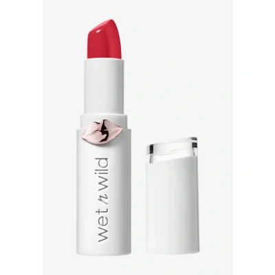 Imagen de Wet n Wild MEGALAST LIPSTICK Barra de Labios Hidratante con Color Intenso, Acabado Brillante Larga Duración Vegana Strawberry Lingerie, 1 Unidad