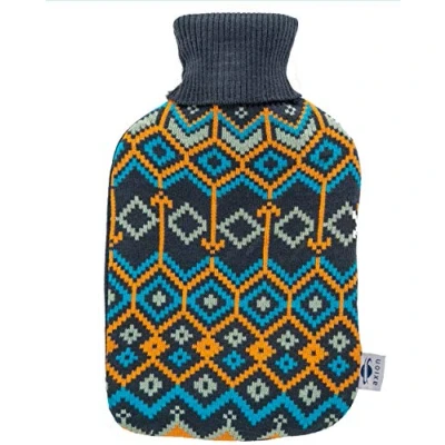 Imagen de Bolsa de agua caliente 2 litros con funda tejida azul figuras Para calentar la cama, pies, manos, combatir calambres menstruales y el frío Idea regalo
