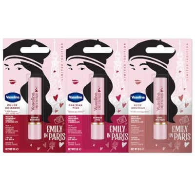 Imagen de Vaseline x Emily in Paris Bálsamo Labial Hidratante Set de 3 Sticks Edición Limitada (Nude Nouveau, Parisian Pink &amp; Rouge Romance)
