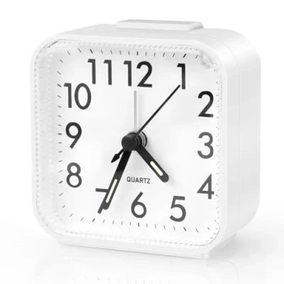 Imagen de TNOMSNO Despertador, Reloj Despertador con Luz Nocturna Función de Repetición, Silencioso Mesa Viaje, Analogico para Dormitorio, Oficina, Viajes