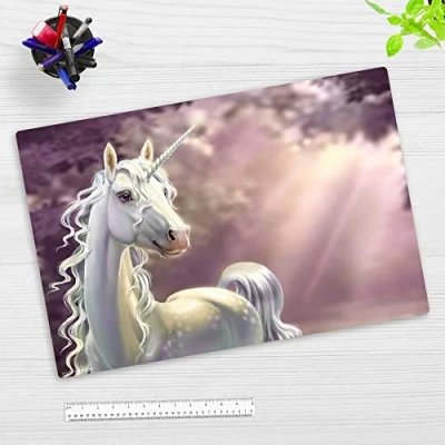 Imagen de Vade de escritorio Unicornio blanco sobre fondo morado 60 x 40 cm vinilo premium Fabricado en Alemania