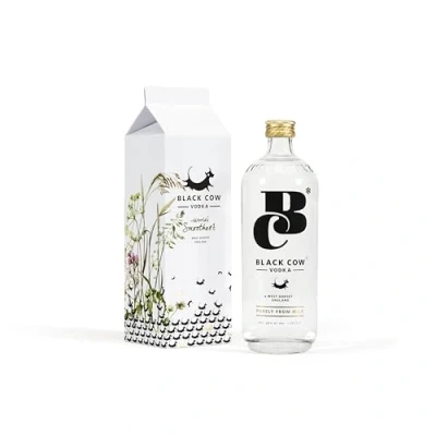 Imagen de Black Cow Pure Milk Vodka The Gold Top 40% Vol. 0.7L 700 ml