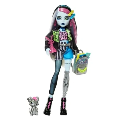 Imagen de Monster High Muñeca Frankie Stein con mascota perrito Watzie, conjunto vaquero de retales y accesorios moda, juguete +4 años (HXH73)