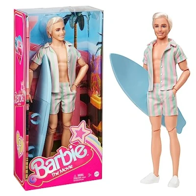 Imagen de Barbie The Movie Ken Muñeco Signature Coleccionable de la película con Chaleco a Rayas y Tabla Surf, Juguete colección, Regalo +3 años (Mattel HPJ97)