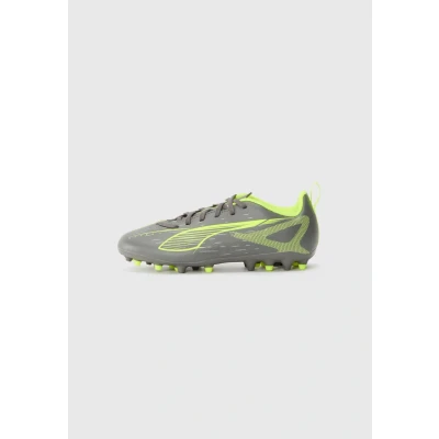 Imagen de Puma Ultra 5 PLAY MG JR Unisex Botas de fútbol con tacos para niños, Talla: 38, Matte aged silver/yellow alert Zapatos