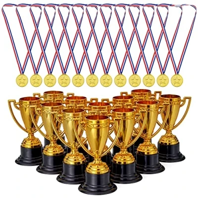 Imagen de THE TWIDDLERS 24 Piezas de 12 Medallas y Trofeos Set Premios para Niños
