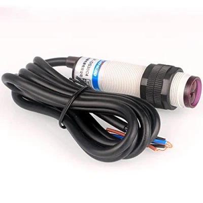 Imagen de GUUZI 30cm Sensor de Interruptor Fotoeléctrico Difuso M18 Ajustable Proximidad Optico Tres Líneas NPN NO (Normalmente Abierto) 6 36VDC E3F DS30C4