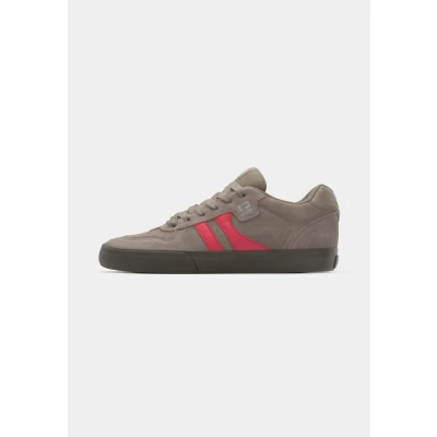 Imagen de Globe Calzado Encore 2 para hombre, Nuez moscada, 44.5 EU