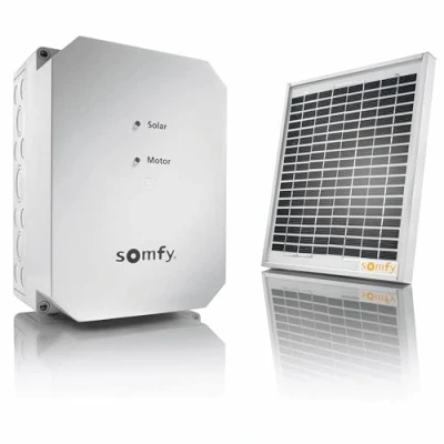 Imagen de Somfy 2400961 Kit de alimentación solar Para Motor garaje , puerta instalaciones 230V 45 días funcionamiento sin corriente