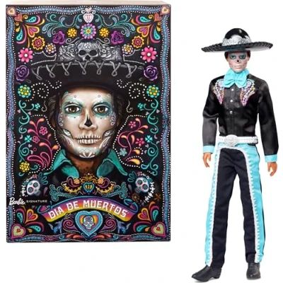 Imagen de Barbie Signature Ken Día de Muertos 2024 Muñeco Coleccionable con Traje Negro y Adornos Color Azul Cielo, Incluye Accesorios Sombrero cinturón, HRM73