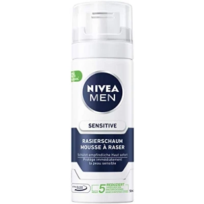 Imagen de NIVEA MEN Sensitive espuma de afeitar en un paquete 1 unidad (1 x 50 ml), el práctico tamaño viaje, suave para hombre
