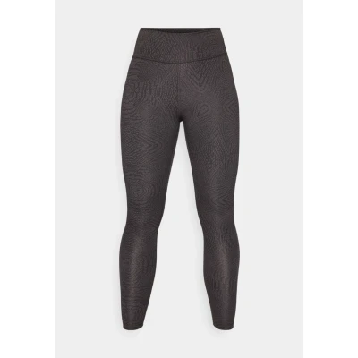 Imagen de Mallas de talle alto MOVE CLOUDSPUN 7/8 para mujer