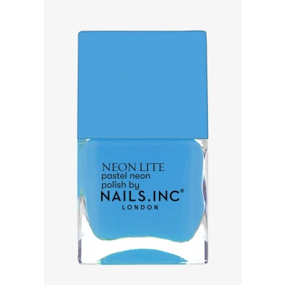 Imagen de Nails Inc Pintauñas SEABRIGHT STREET Neon Azul Neón Pastel Fórmula de larga duración y acabado brillante Cruelty Free fácil aplicar Manicura perfecta, estética uñas a la moda