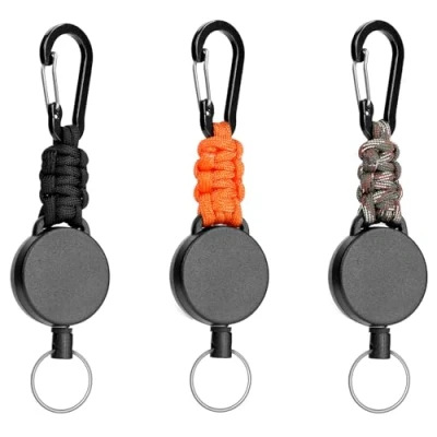 Imagen de AiQInu 3 Piezas Llavero Retractil, Extensible, Retráctil Resistente con Cable Acero 60cm, Mosquetón de Carrete (Negro+Camuflaje+Naranja)