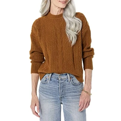 Imagen de Amazon Essentials Jersey Moderno de Cuello Redondo y Punto Trenzado Suave Al Tacto (Disponible en Tallas Grandes) Mujer, Camel Oscuro, L