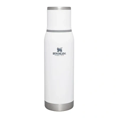 Imagen de Stanley Adventure To Go Botella Termica 0.75L 20 Horas Caliente 25 Frío Antifugas Tapa Aislante Sin BPA Tapón Para Servir con Control de Flujo Apta Lavavajillas Polar
