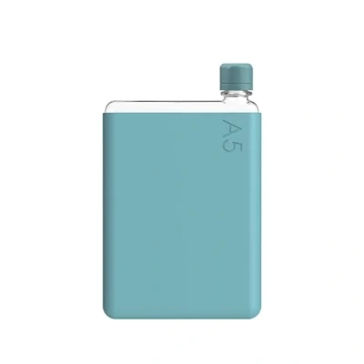 Imagen de memobottle Paquete A5 (Sea Mist) 750 ml Botella, funda de silicona y tapa Botella agua delgada para bolsas, junto a libros portátiles Tritan sin BPA Moderno minimalista
