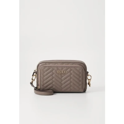Imagen de Guess Anning Camera Bandolera, Mujer, Talla: One Size, Dark taupe