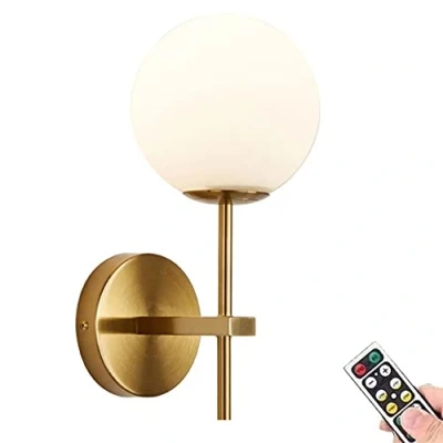 Imagen de KEFA Aplique de pared alimentado por pilas, globo vidrio blanco, lámpara dorada sin cableado, estilo moderno mediados siglo, latón alambre para dormitorio, sala