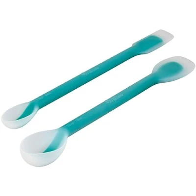 Imagen de Wilton 02 0 0009 Versa Tools Scrape &amp; Measure Spatula Set de 2, Juego Espátulas para Medir y Rascar, 202 0009, Silicona, Azul