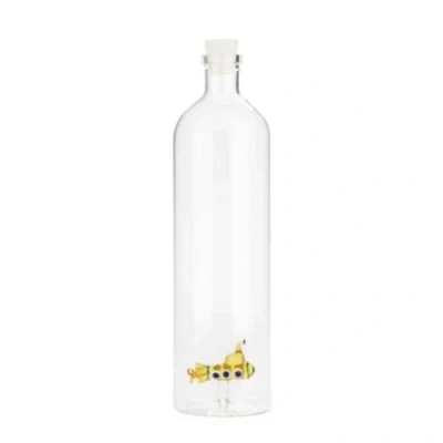 Imagen de Balvi Botella Atlatnis Submarine Color Amarillo de Agua con Detalle Interior en Forma subm