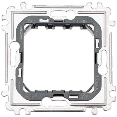 Imagen de Soporte bastidor con tornillos Bticino Axolute 2 modulos H4702