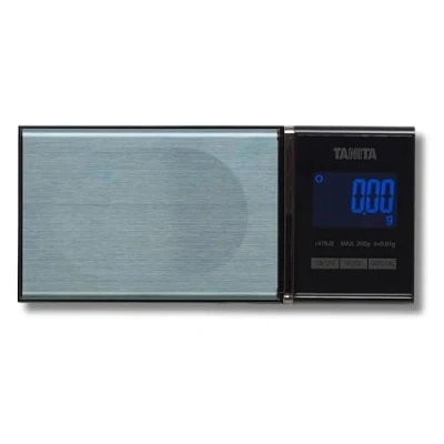 Imagen de Tanita 1479J2 Mini báscula digital de bolsillo para joyería con tecnología japonesa Capacidad 200 g Pantalla retroiluminada azul 6 modos diferentes medición: gramo, oz, quilates, troy