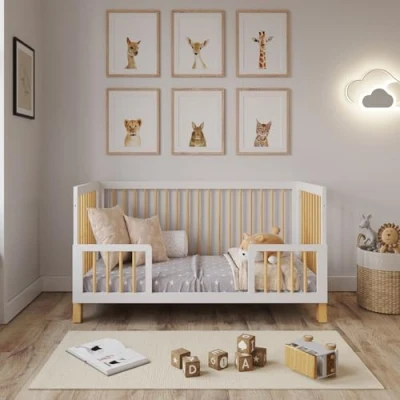 Imagen de Alexander,Cuna convertible 4 en 1,base de colchón ajustable, cama para niños pequeños y día,se convierte sofá,barreras madera incluidas,desde el nacimiento hasta los 6 años (Blanco/Pino)