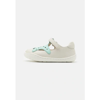 Imagen de Camper Peu Cami K800576, Zapatos semiabiertos Bebé Niñas, Blanco 001 TWS, 21 EU