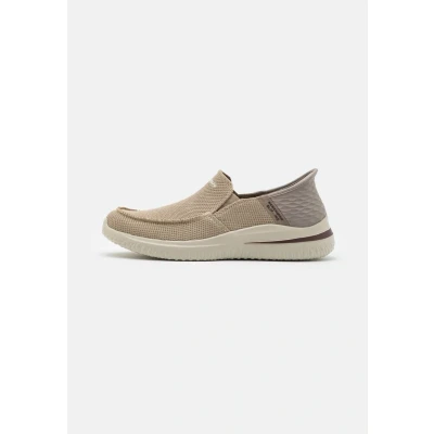 Imagen de Skechers Delson 3.0 Cabrino Slip On para Hombre, Tejido Gris Pardo, 40 EU