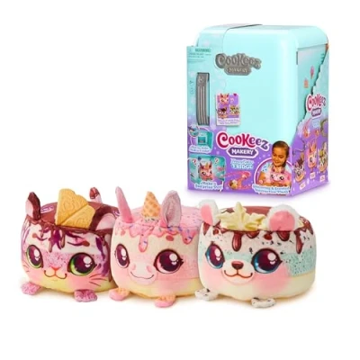 Imagen de COOKEEZ MAKERY Frigorifico Mágico, Juguete Infantil Interactivo, Ingredientes para Crear tu Tarta de Peluche, Congelador con Sonidos y Olor Dulce, Niños Niñas +5 años, Famosa (CKE03000)