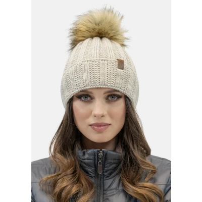 Imagen de Vivisence Gorro para Damas con Pompón De Piel Sintética Hecho Tejido Cálido Y Suave Ajuste Ideal Invierno Actividades Al Aire Libre Talla Única Elegante 7019, Beige,Talla