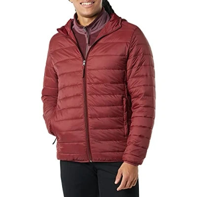 Imagen de Amazon Essentials Chaqueta Acolchada con Capucha, Plegable, Ligera y Resistente al Agua Hombre, Rojo Oscuro, XS