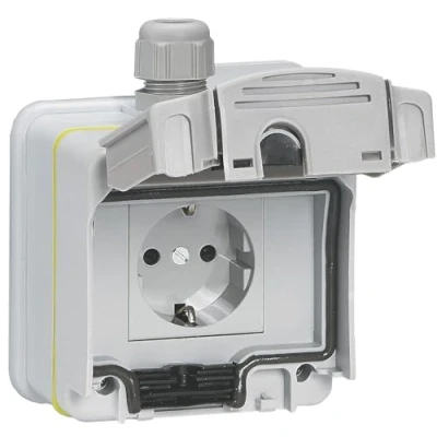 Imagen de Legrand Toma para coches eléctricos, Green &#039;Up, compatible con los modos 1 y 2, monofásica, 16A, 3.7kW, sistema de carga eléctricos